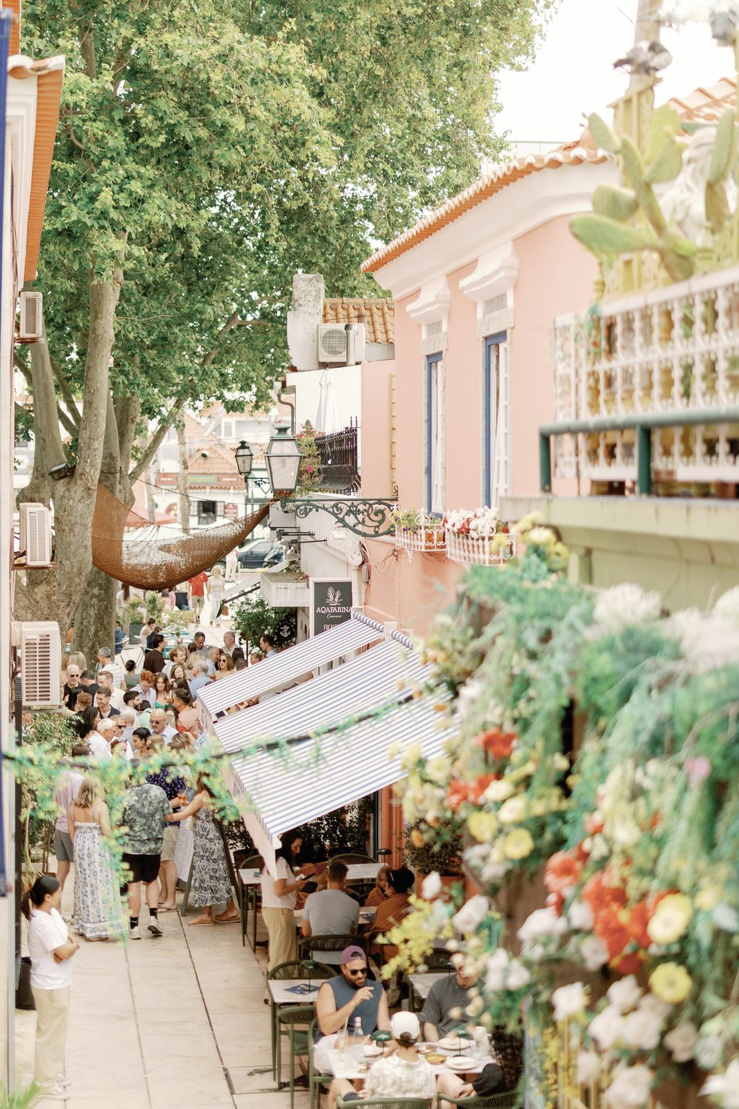 Street view of the Aqafarina Restaurant terrace in Cascais